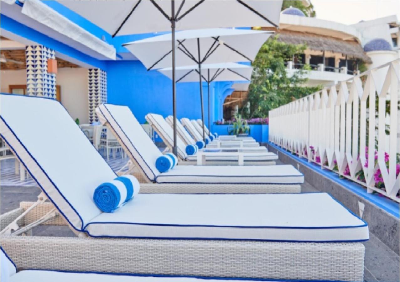 Hotel Luxury Patio Azul (Adults Only) Puerto Vallarta Exterior foto The pool at the Bel Air Hotel