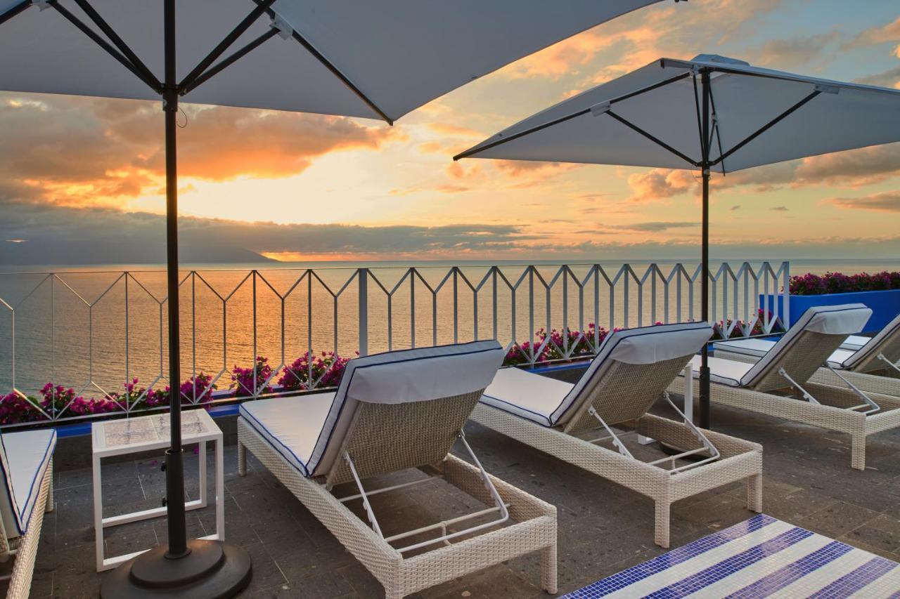 Hotel Luxury Patio Azul (Adults Only) Puerto Vallarta Exterior foto The rooftop pool at the Hotel
