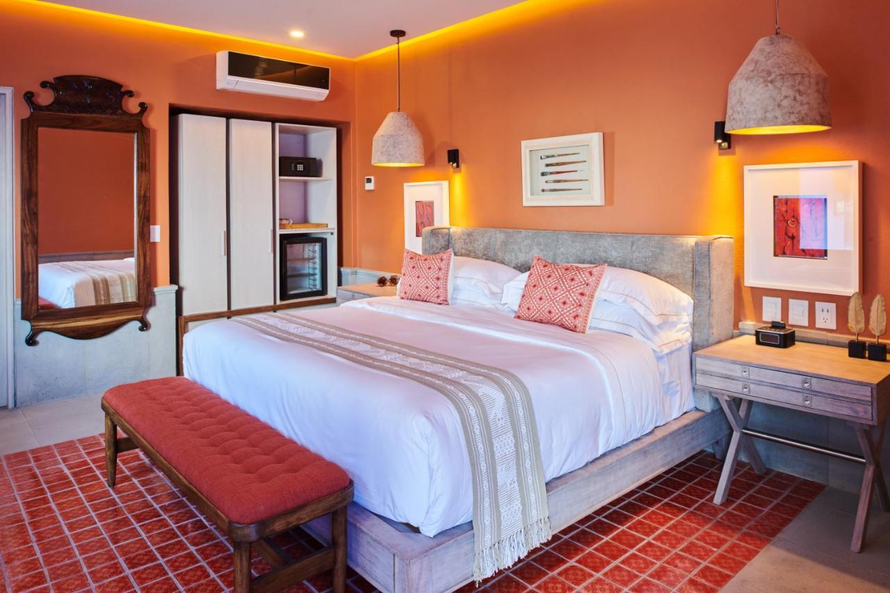 Hotel Luxury Patio Azul (Adults Only) Puerto Vallarta Exterior foto A bedroom at the hotel
