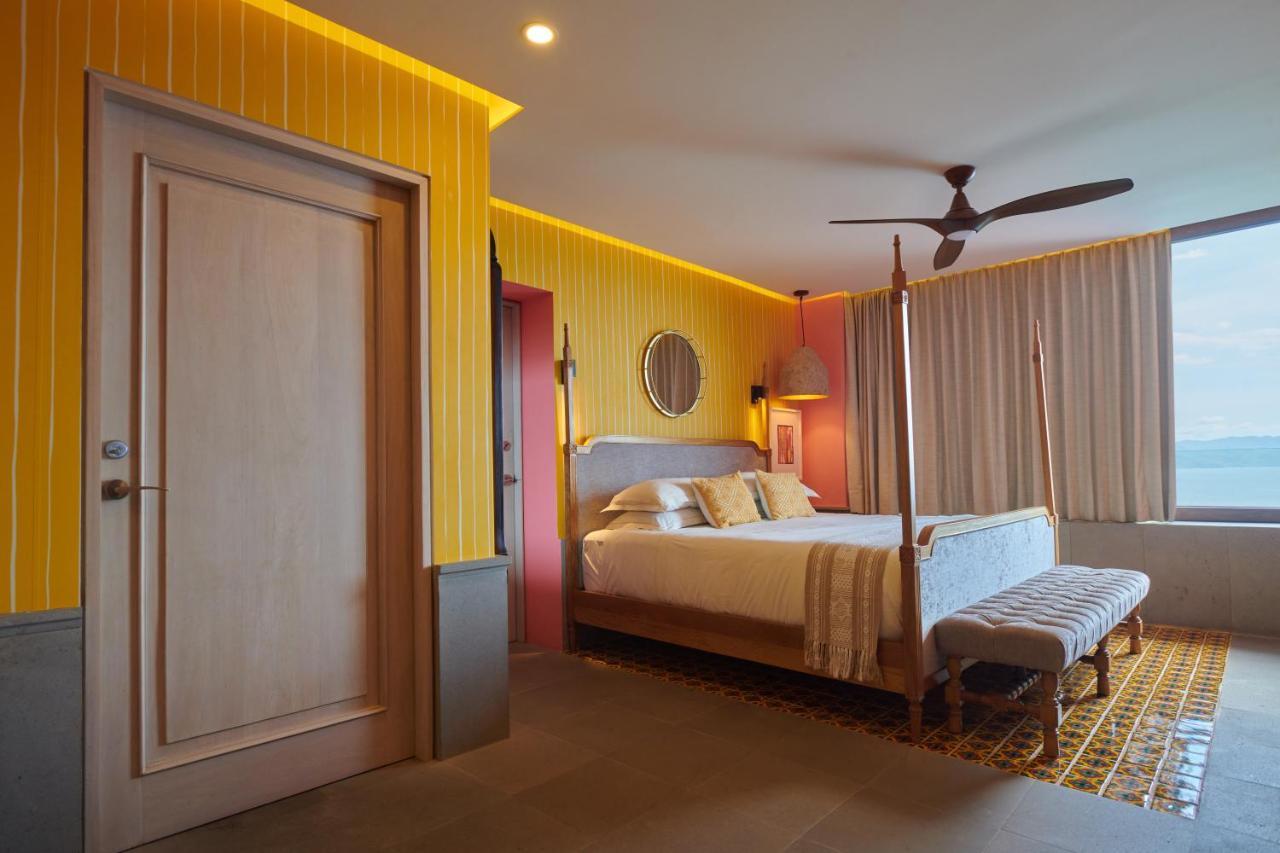 Hotel Luxury Patio Azul (Adults Only) Puerto Vallarta Exterior foto A bedroom at the hotel