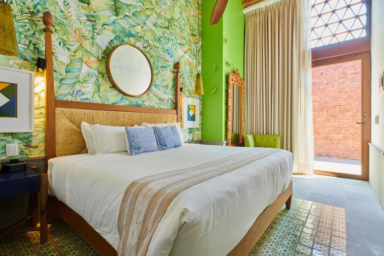 Hotel Luxury Patio Azul (Adults Only) Puerto Vallarta Exterior foto A bedroom at the hotel