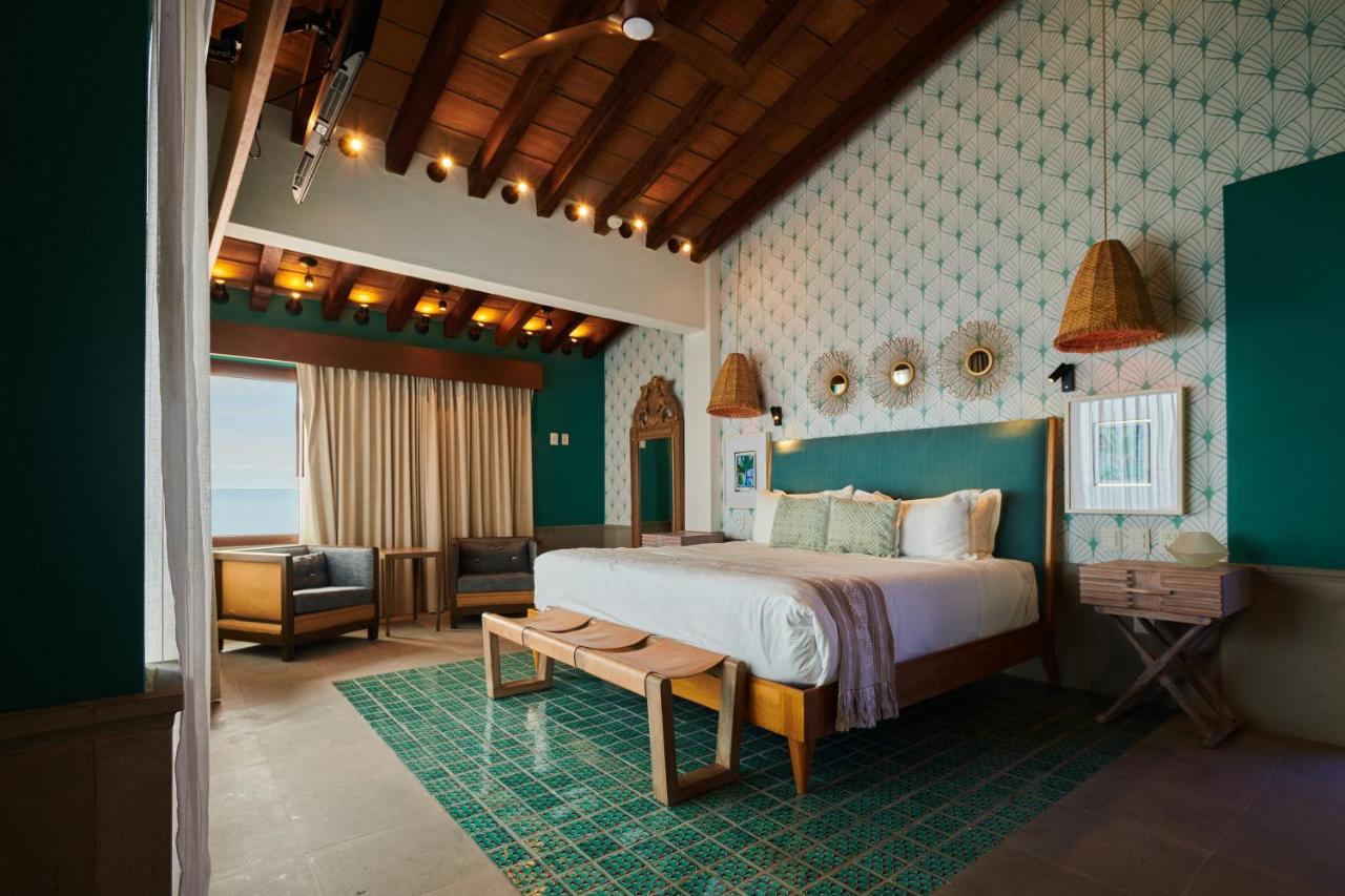 Hotel Luxury Patio Azul (Adults Only) Puerto Vallarta Exterior foto A bedroom at the hotel