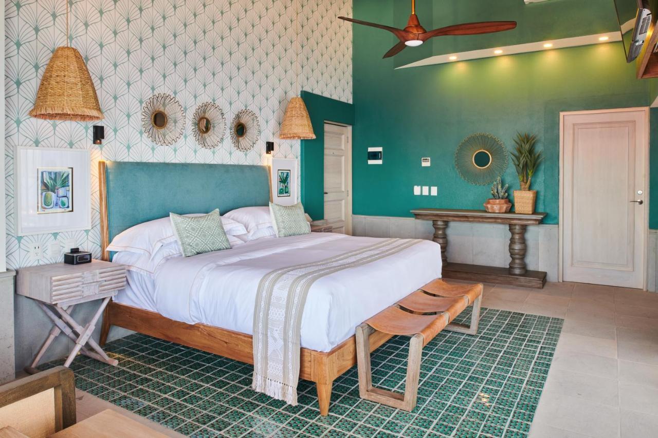 Hotel Luxury Patio Azul (Adults Only) Puerto Vallarta Exterior foto A bedroom at the hotel