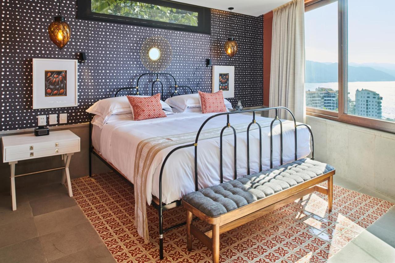 Hotel Luxury Patio Azul (Adults Only) Puerto Vallarta Exterior foto A bedroom at the hotel