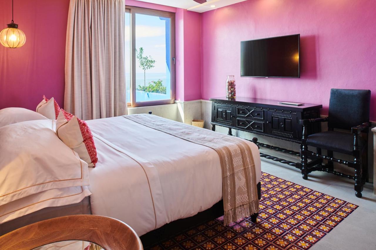 Hotel Luxury Patio Azul (Adults Only) Puerto Vallarta Exterior foto A bedroom at the hotel