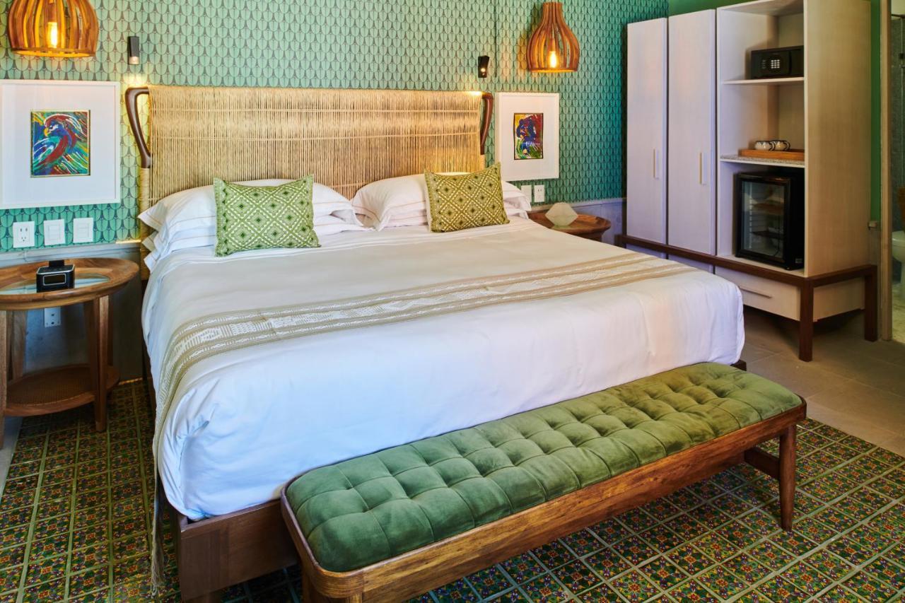 Hotel Luxury Patio Azul (Adults Only) Puerto Vallarta Exterior foto A bedroom at the Hotel Habita