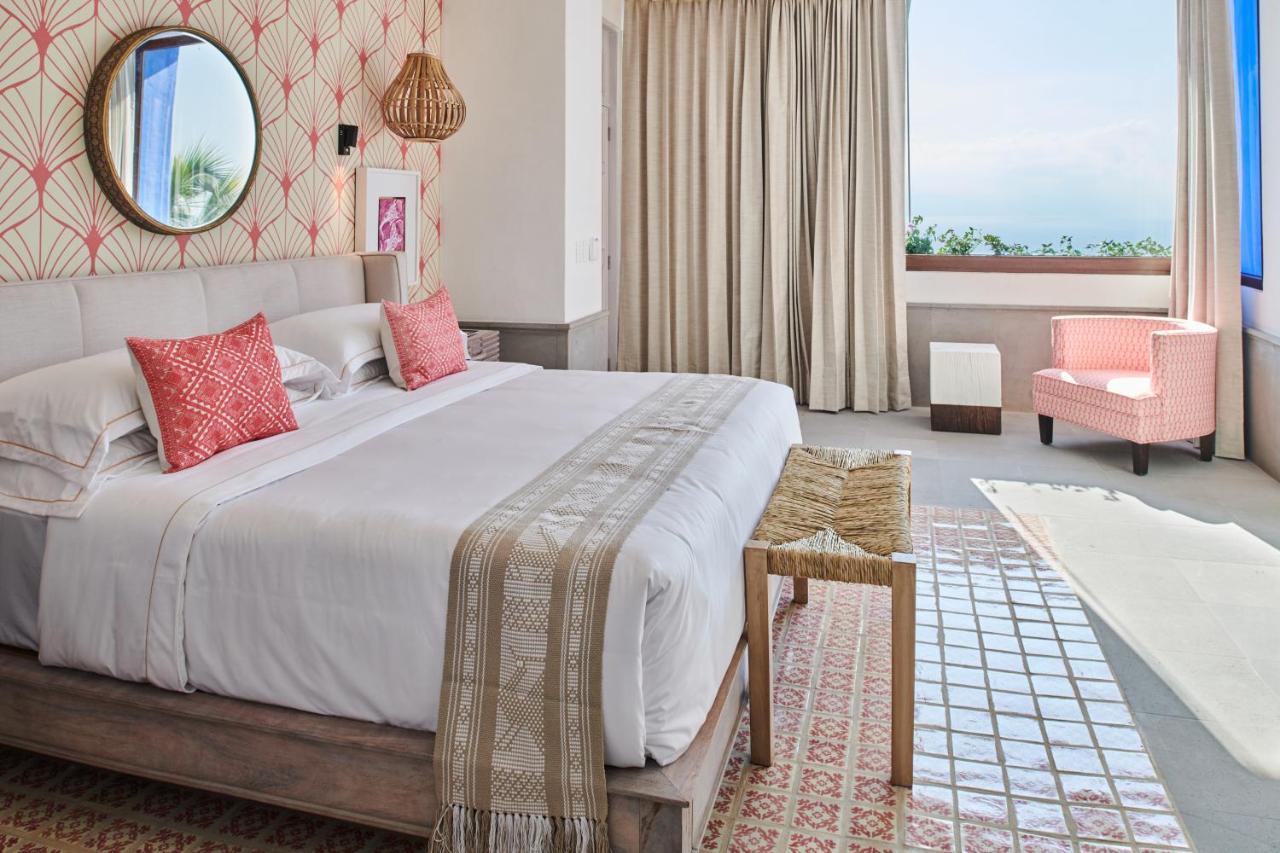 Hotel Luxury Patio Azul (Adults Only) Puerto Vallarta Exterior foto A bedroom at the hotel