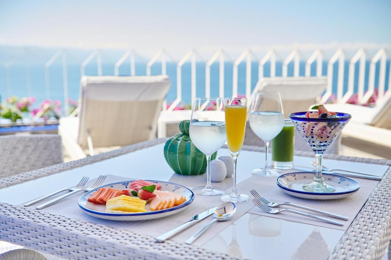 Hotel Luxury Patio Azul (Adults Only) Puerto Vallarta Exterior foto A table set for breakfast