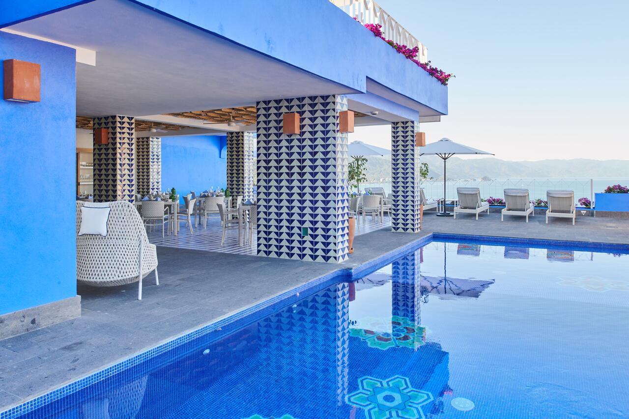 Hotel Luxury Patio Azul (Adults Only) Puerto Vallarta Exterior foto The pool at the hotel