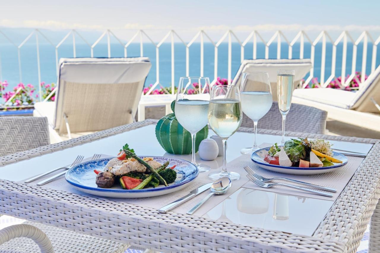 Hotel Luxury Patio Azul (Adults Only) Puerto Vallarta Exterior foto A typical Mediterranean lunch